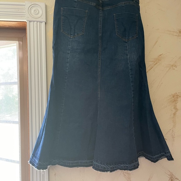 Denim skirt - Picture 3 of 4